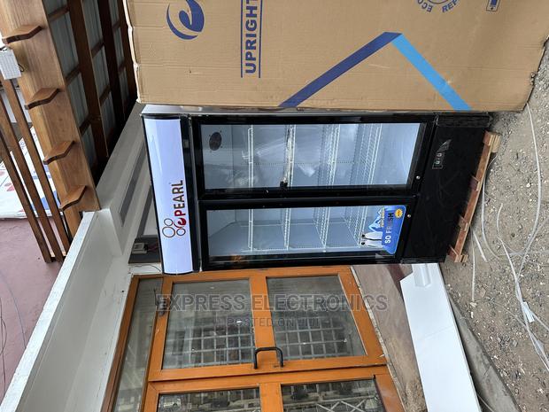 PVC-74 568L Pearl Display Fridge White Color · Photo 1