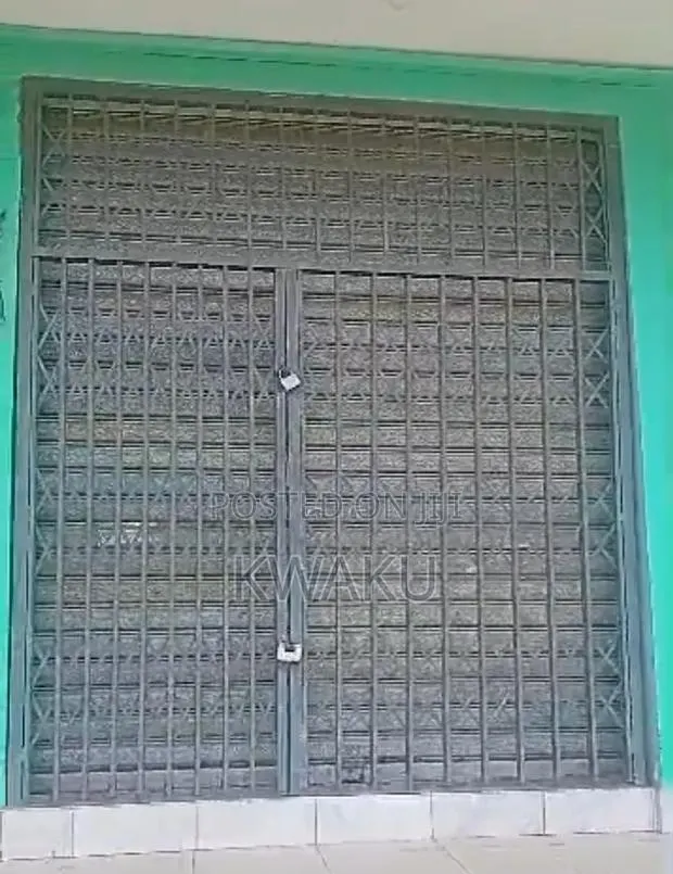 Metal Door · Photo 1