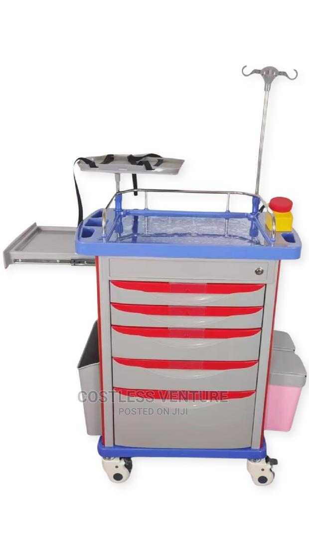 Greenlife Medical Crash Trolley · Photo 3