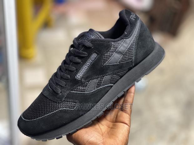 Reebok Classic Sneakers · Photo 1