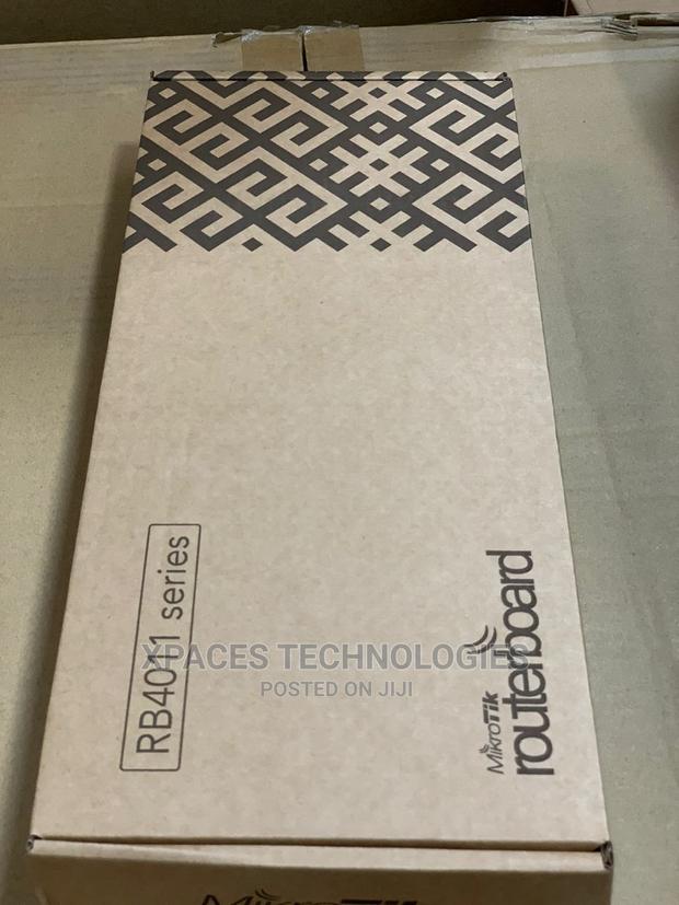 Mikrotik Rb4011 Ethernet 10-Port Gigabit Router · Photo 3