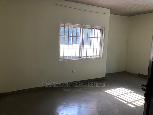 2bdrm Apartment in Kokomlemle for Rent · Photo 3