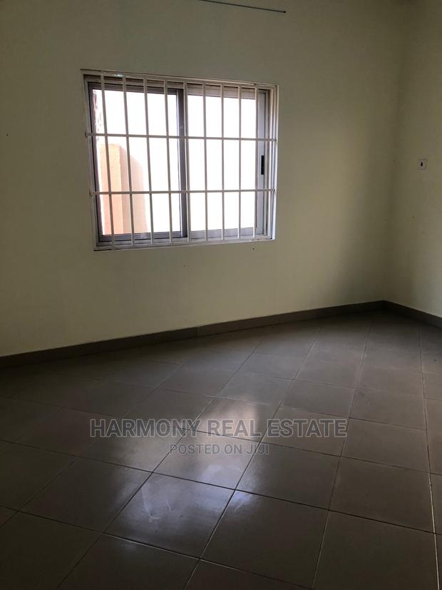 2bdrm Apartment in Kokomlemle for Rent · Photo 4