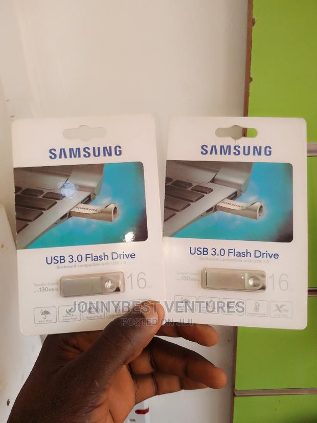 Professional Usb 3.0 Flash Drive 16gb · Photo 1