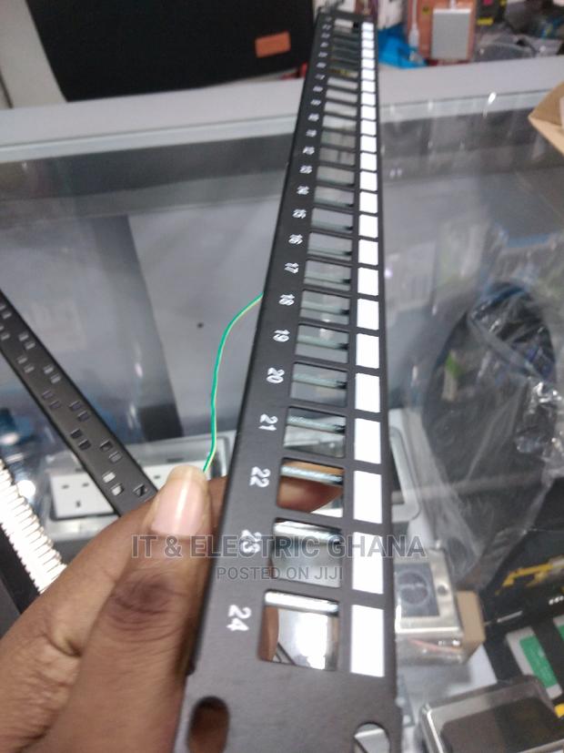 24 Port Unloaded Patch Panel Cat6a · Photo 4