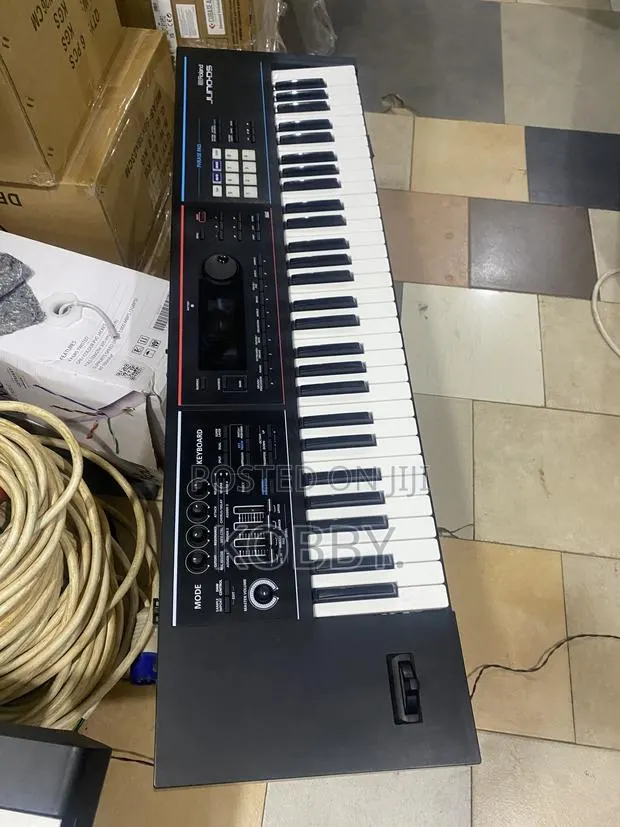 Roland Juno Ds61 · Photo 1
