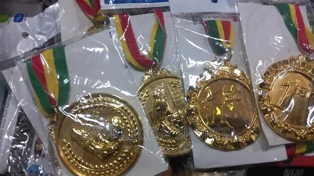 Gold Silver Bronze Medal Trophy X 1 · Photo 1