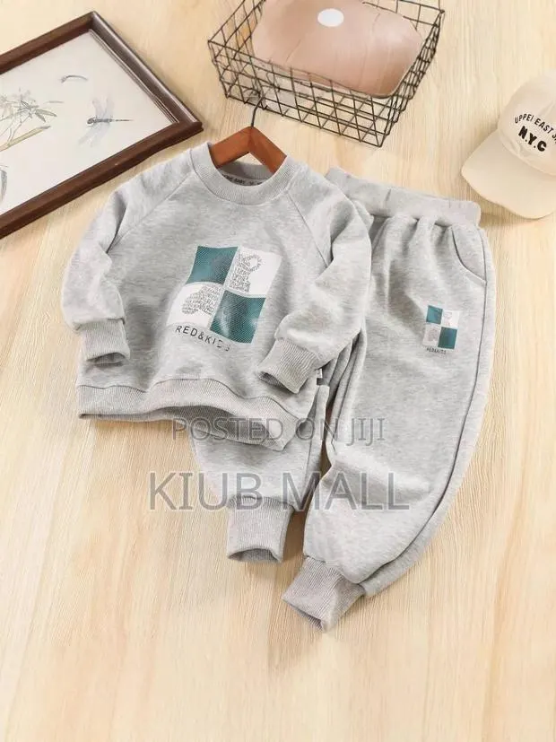 2 Pieces Joggers Set Cloth · Photo 1
