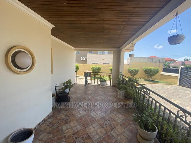 Fully Furnished 3 Bedrooms House at Spintex · Photo 6
