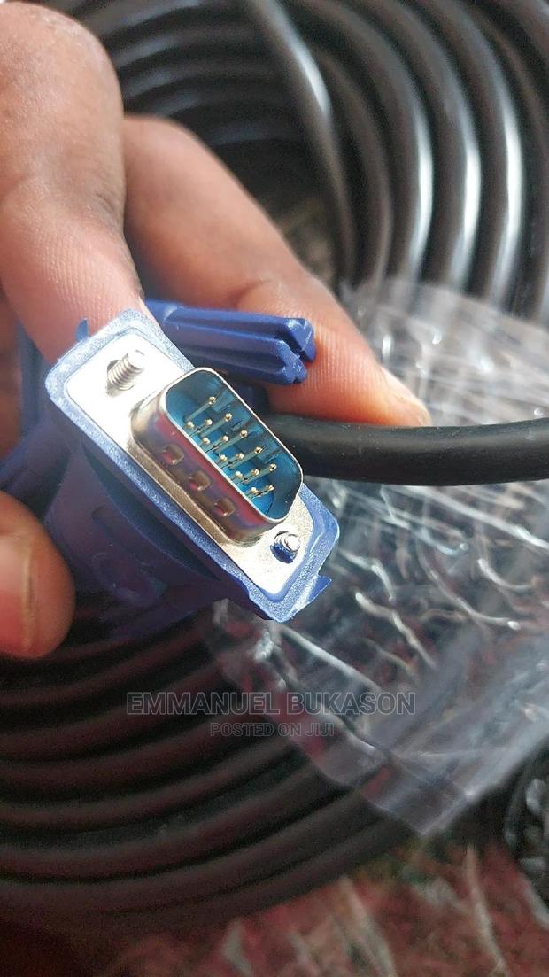 10 VGA Cable (Signal) · Photo 2