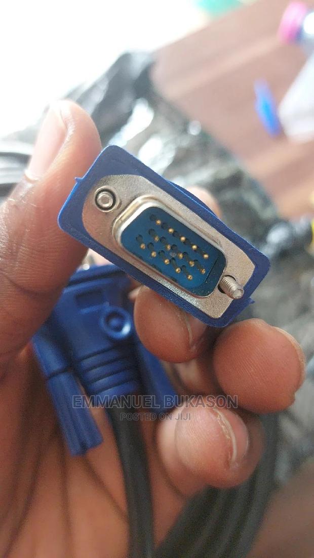 10 VGA Cable (Signal) · Photo 1
