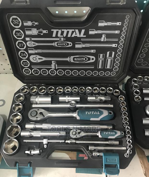 TOTAL 44pcs 1/4” and 1/2” Socket Set · Photo 1