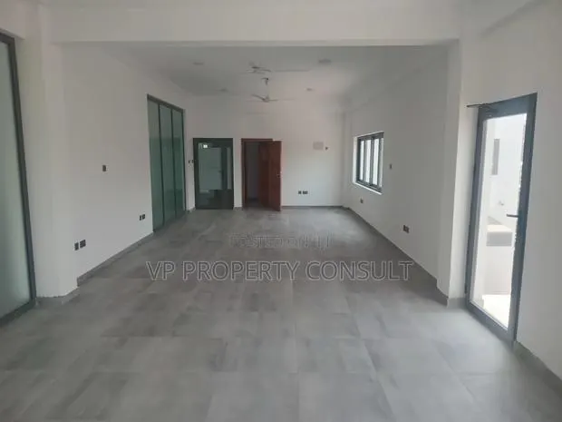 Very Spacious Office Space at Tseaddo · Photo 1
