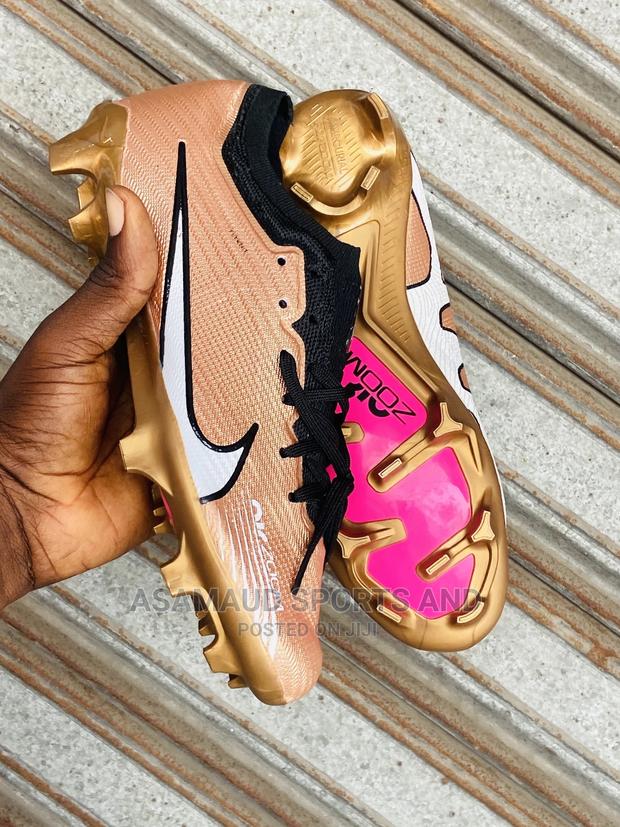 Football Boot At Cool Price · Photo 4