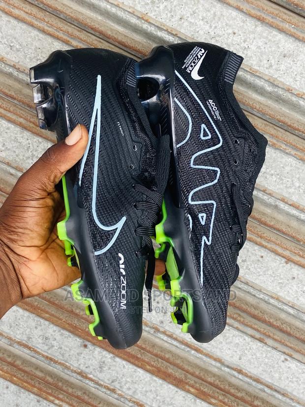 Football Boot At Cool Price · Photo 1