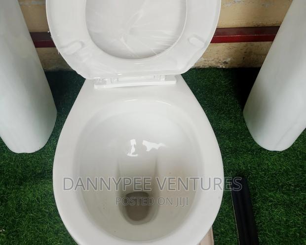 Wc Washhand Basin and Sinks · Photo 4