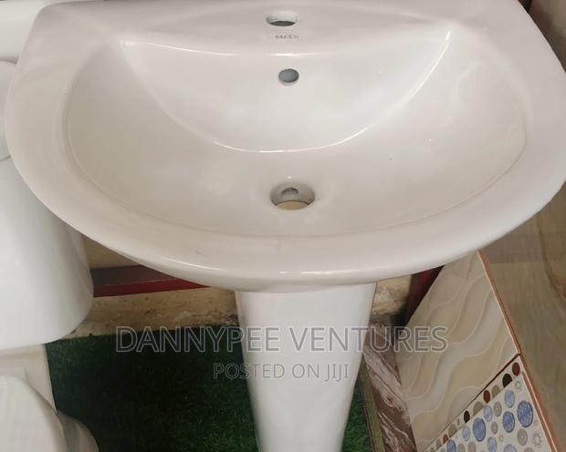 Wc Washhand Basin and Sinks · Photo 5