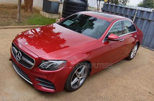 Mercedes-Benz E-Class 2017 Red · Photo 1