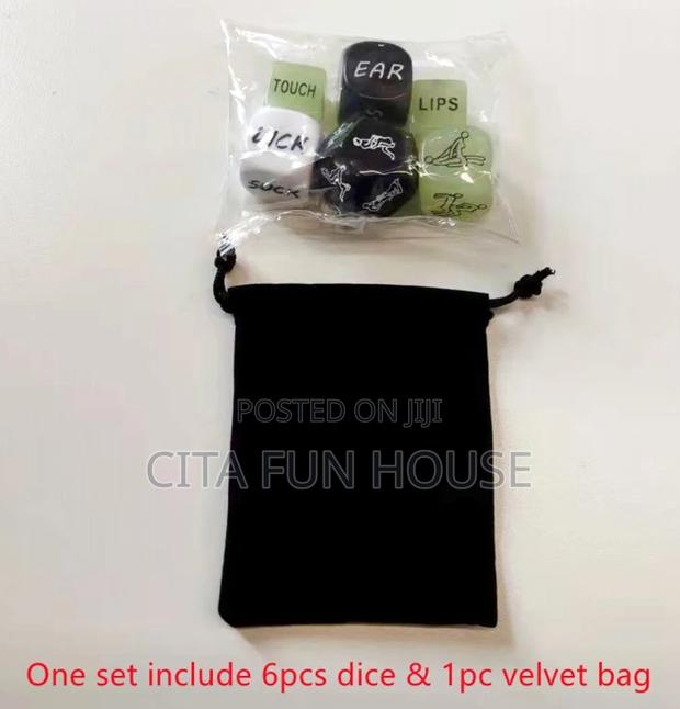 6 in 1 Sex Dice (Glow in the Dark) · Photo 3