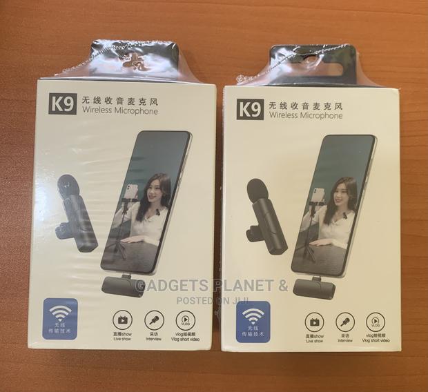 Wireless Microphone With Lightening Connector for iPhones · Photo 1