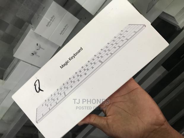iMac Magic Keyboard · Photo 1