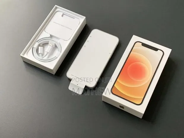 New Apple iPhone 12 128 GB White · Photo 1