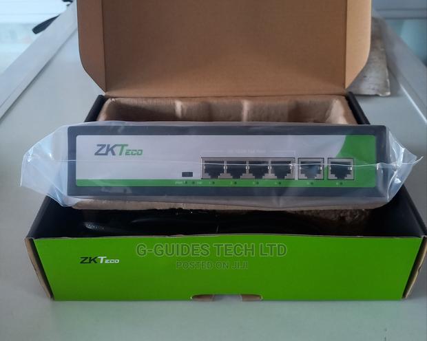 Zkteco 4-Port Poe Switch (Transmission Distance 250 Meters) · Photo 1