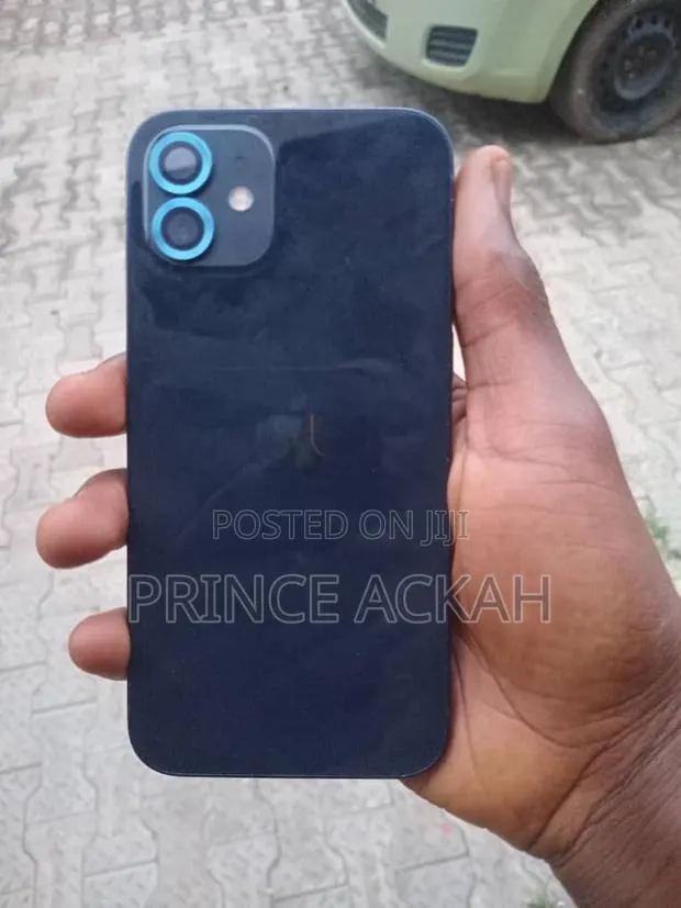 Apple iPhone 12 64 GB Black · Photo 1