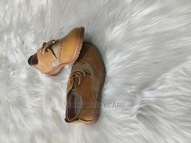 Kids Shoes · Photo 1