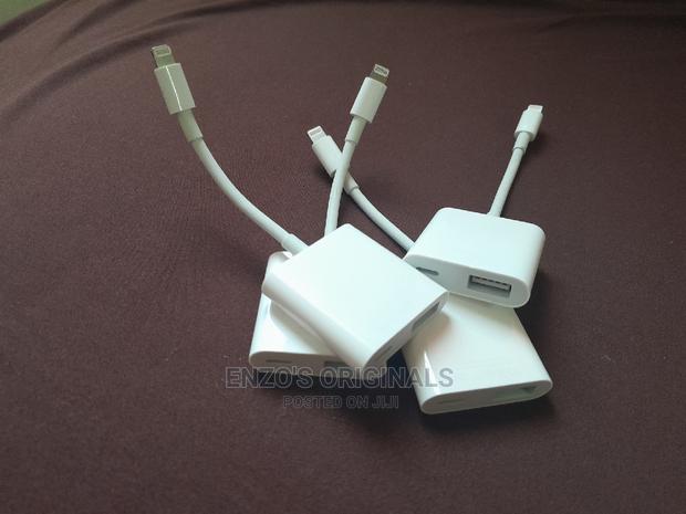 Apple Lightning To Usb 3 Adapter Original Fairly Used Clean · Photo 2