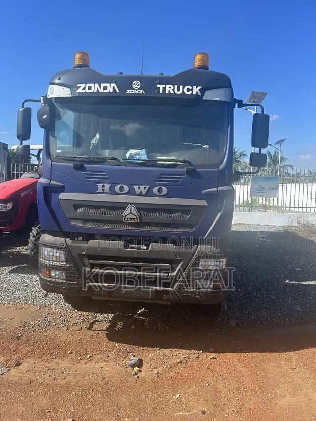 Sinotruck Howo 6x4 Tipper Truck · Photo 1