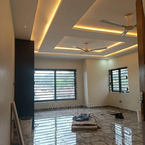 4bedrooms House Story Building for Sale · Photo 2