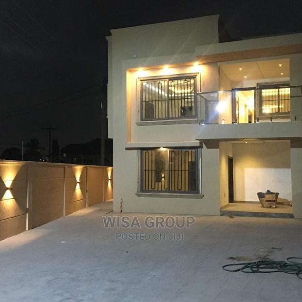 4bedrooms House Story Building for Sale · Photo 3