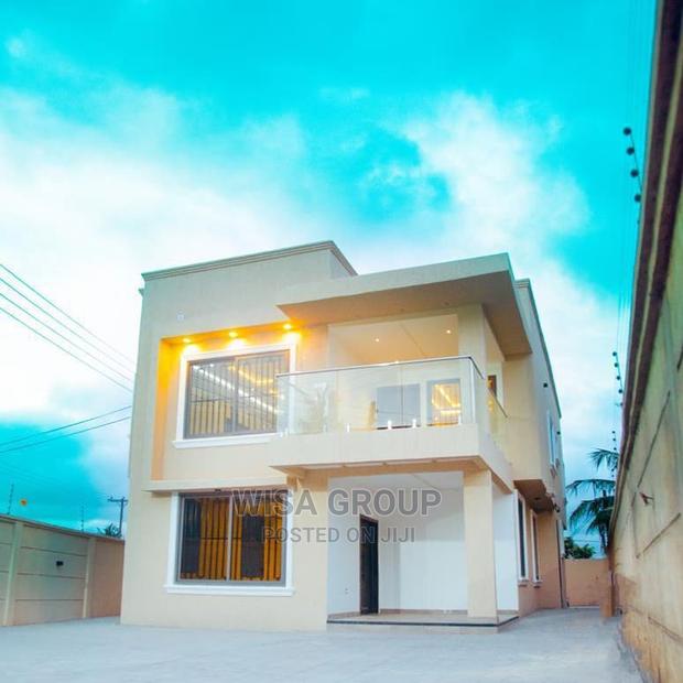 4bedrooms House Story Building for Sale · Photo 1