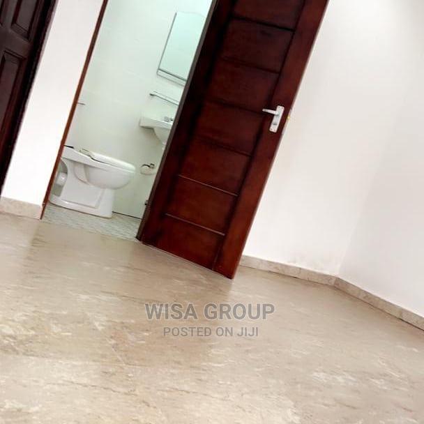 3 Bedroom House for Sale · Photo 3