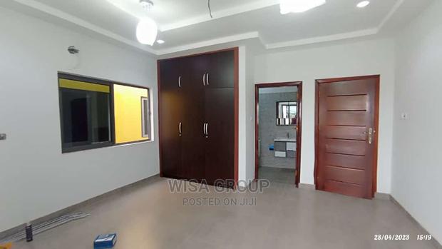 House for Sale · Photo 4