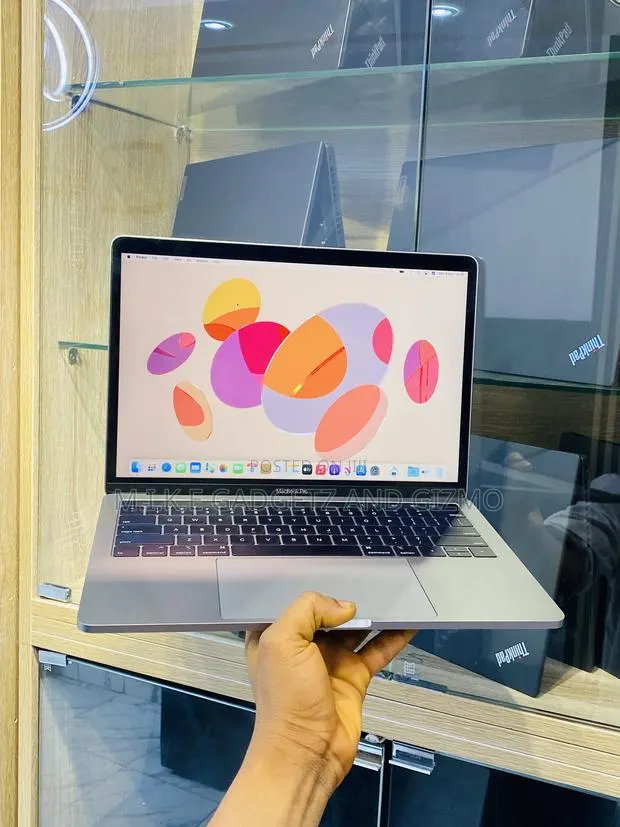 Laptop Apple MacBook Pro 2019 16GB Intel Core i7 SSD 512GB · Photo 1
