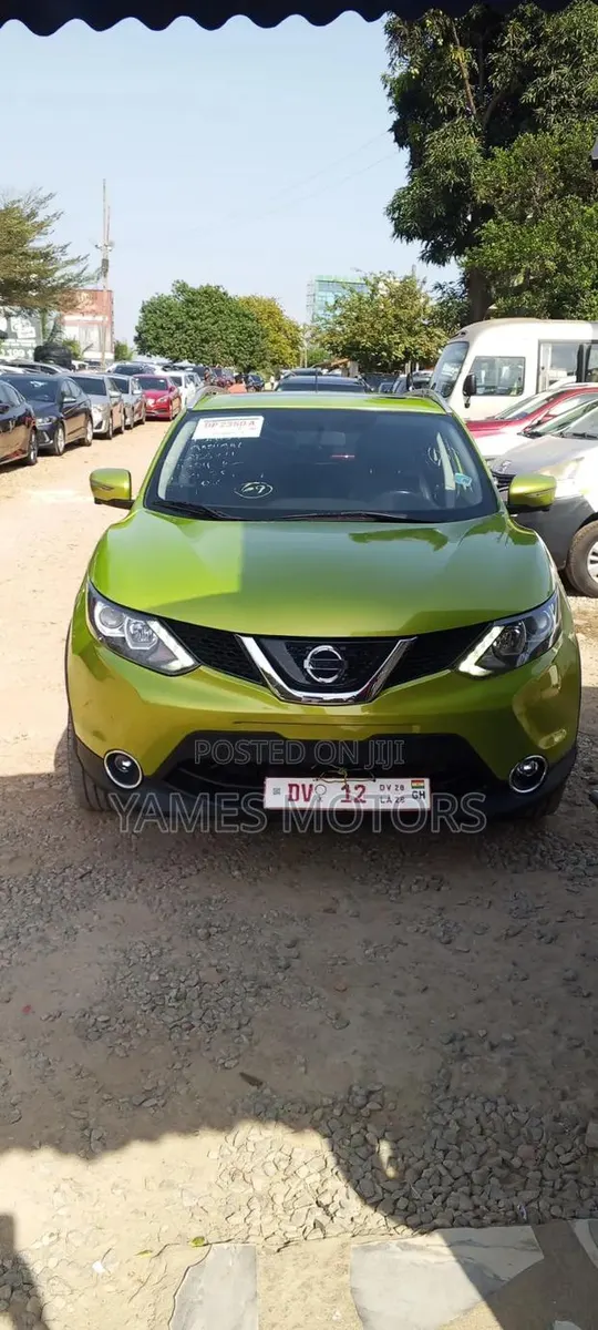 Nissan Qashqai 2018 Green · Photo 1