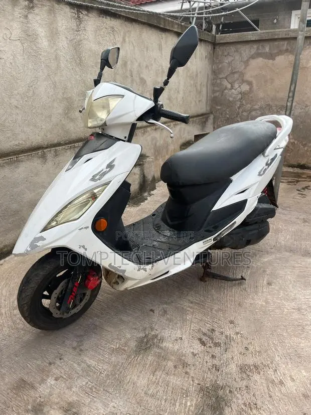 Kymco 2016 White · Photo 1