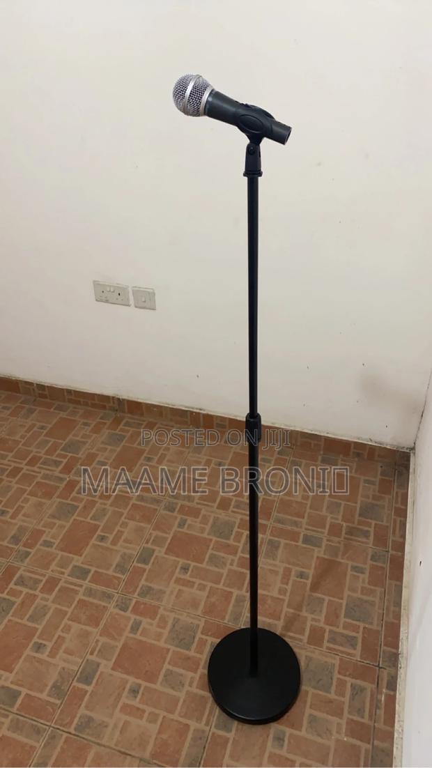 Modern Microphone Stand · Photo 4