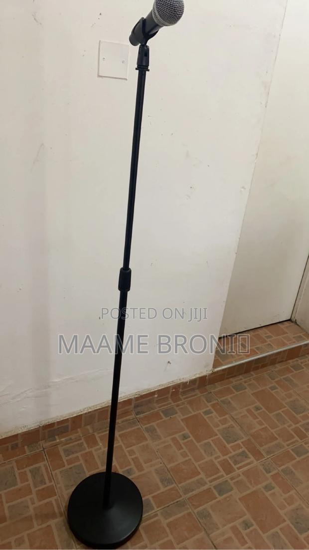 Modern Microphone Stand · Photo 5