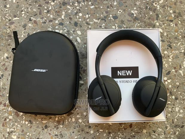 Bose 700 Headset With Pouch · Photo 1