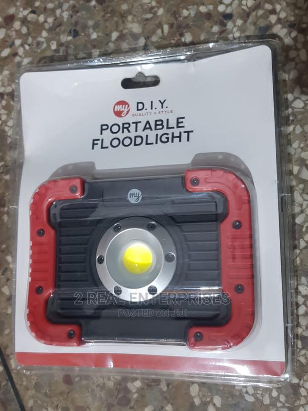 DIY Portable Floodlight Work Light · Photo 1