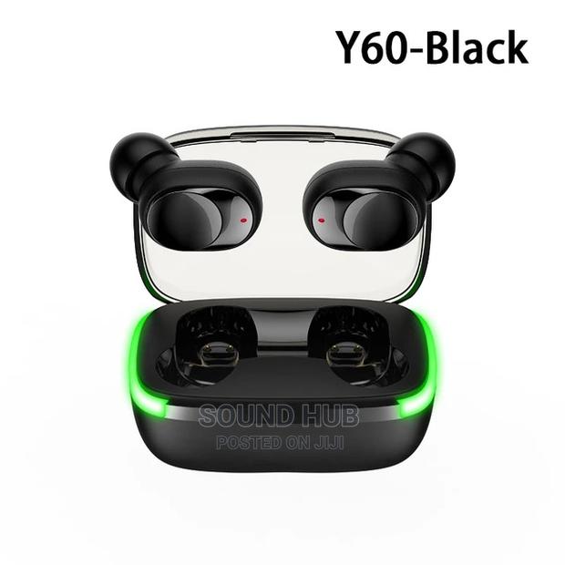 TWS Earbuds With Case Light · Photo 3