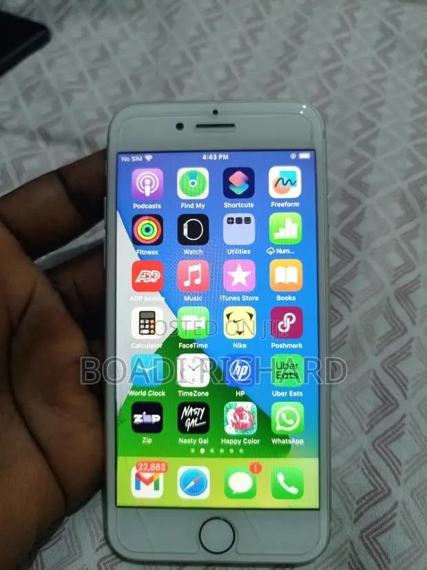 Apple iPhone 8 128 GB White · Photo 3