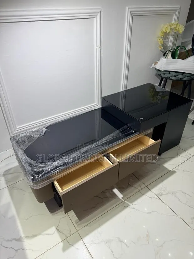 Coffee Table · Photo 1