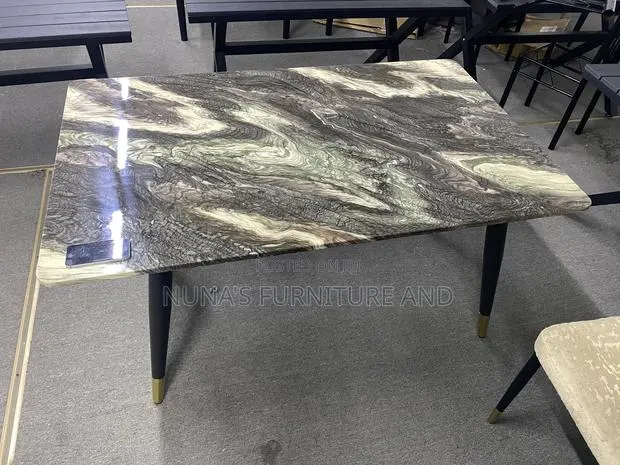Marble Dining Table · Photo 1
