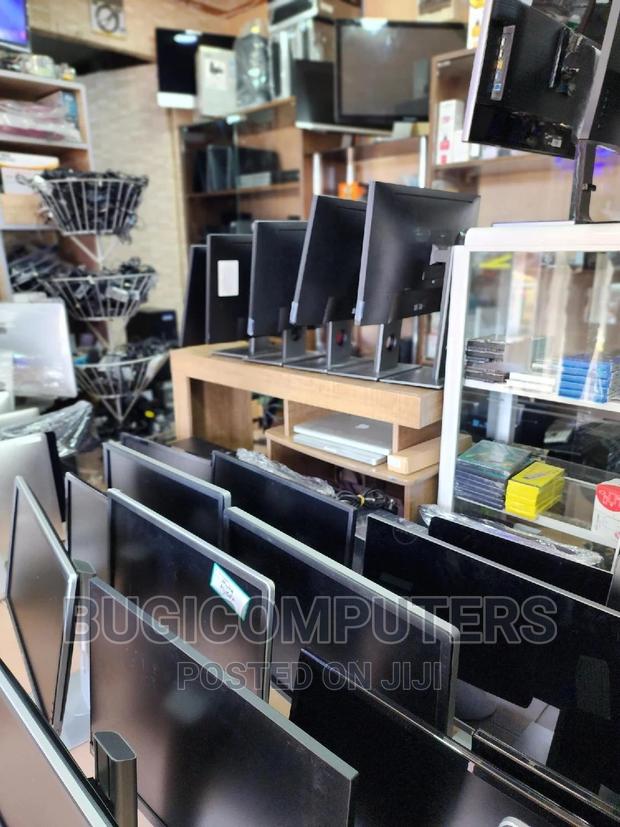 Dell 24-Inch Hdmi Widescreen Monitor · Photo 4