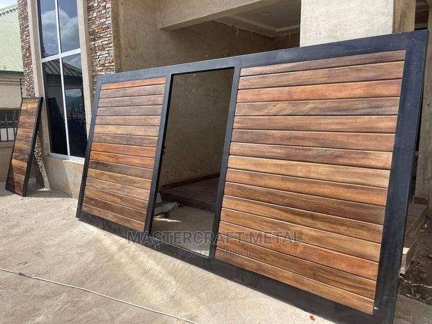 Metal Gate With Wood · Photo 1
