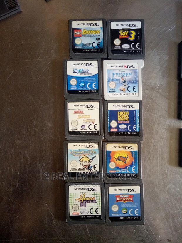 Nintendo DS Catridges · Photo 1